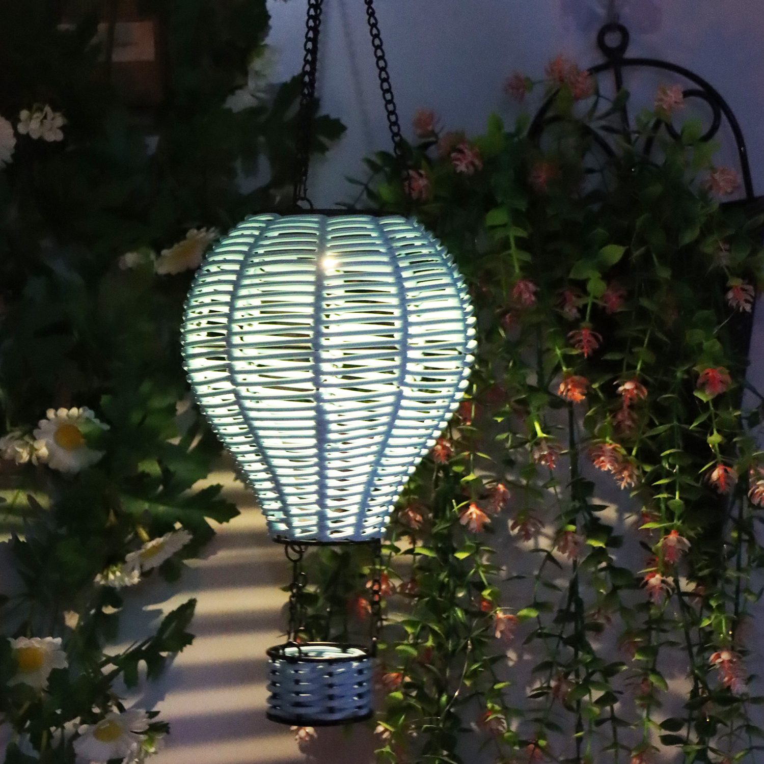 Handwoven Rattan Solar Chandel - Outdoor Lighting No Electricity avaliação e preço